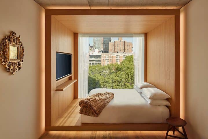 Room 17 of 49