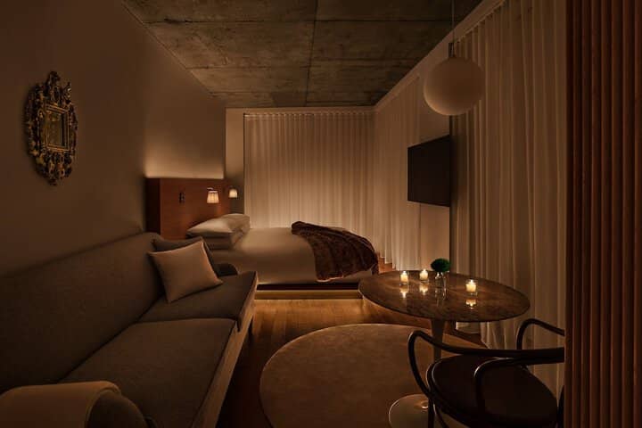 Room 15 of 49