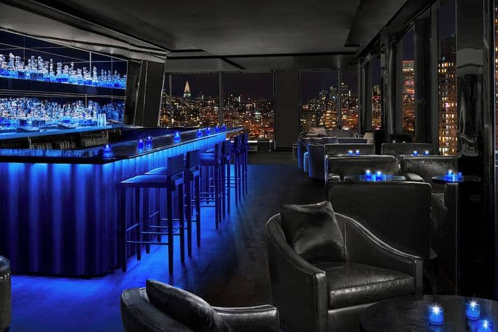 Lounge 36 of 49